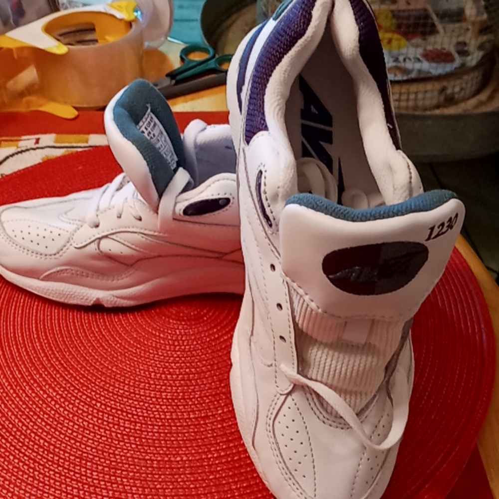 NWT,Vintage 90's,AWESOME, Lady's, Avia, Very White Leather, Aerobic Shoes